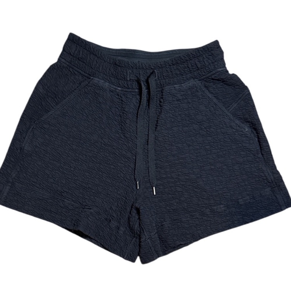 Lululemon Rippled Super-High Rise Short 5" Women's Size 6 Black